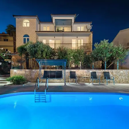 Katarina With Swimming Pool Apartament