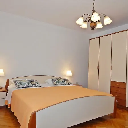 Katarina With Swimming Pool Apartament