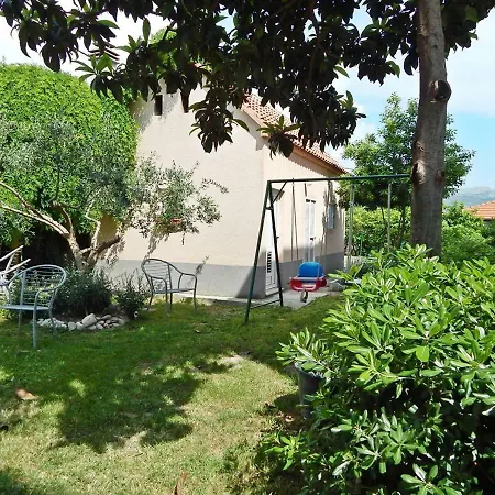 Katarina With Swimming Pool Apartament Stobreč