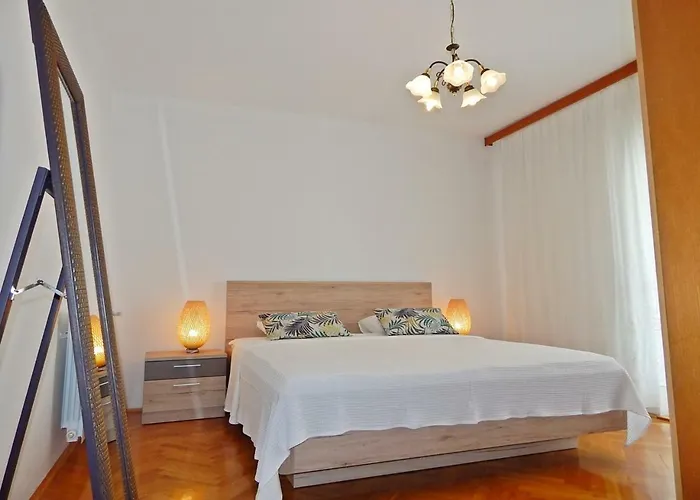 Katarina With Swimming Pool Apartment *