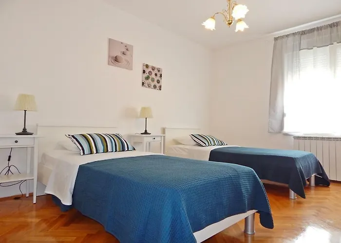 Katarina With Swimming Pool Apartment *