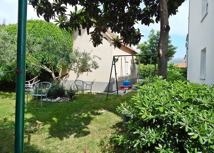 Katarina With Swimming Pool Apartment Stobreč